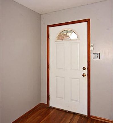 2nd image of 4845 Oaknoll Dr