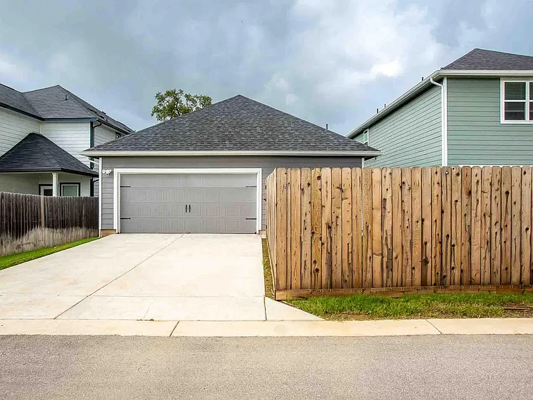 364 Kenai Dr — Photo 14