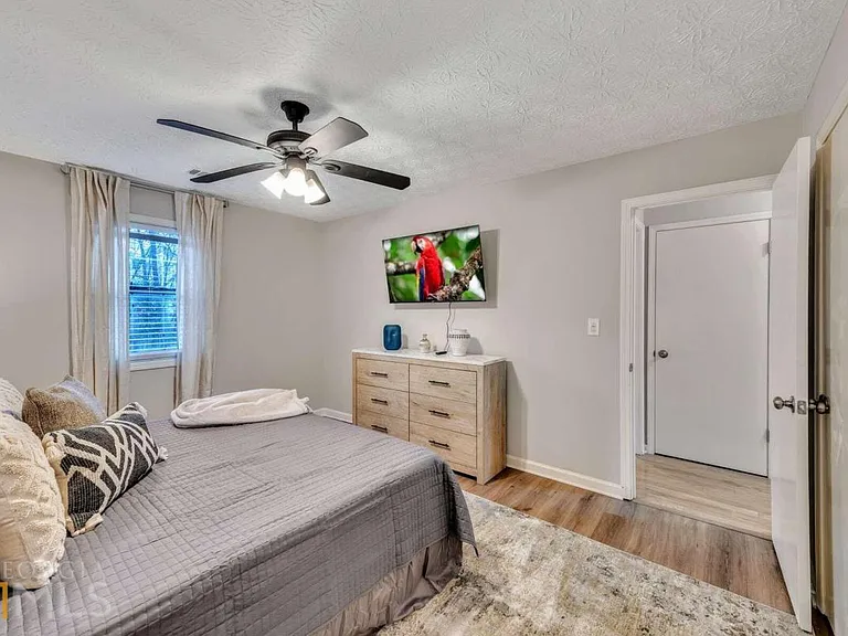 210 Booth Rd SW #B — Photo 23