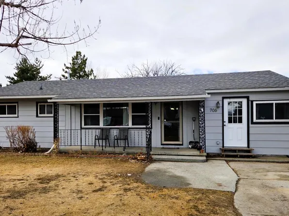 706 S 11th St, Worland, WY 82401