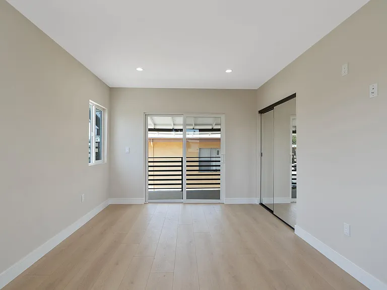 1206 Tamarind Ave — Photo 33