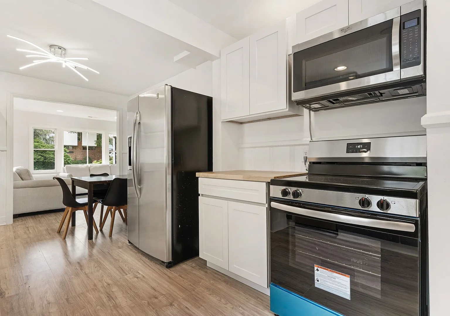 Prime UNC-CH Location-Leasing 27/28! — Photo 2