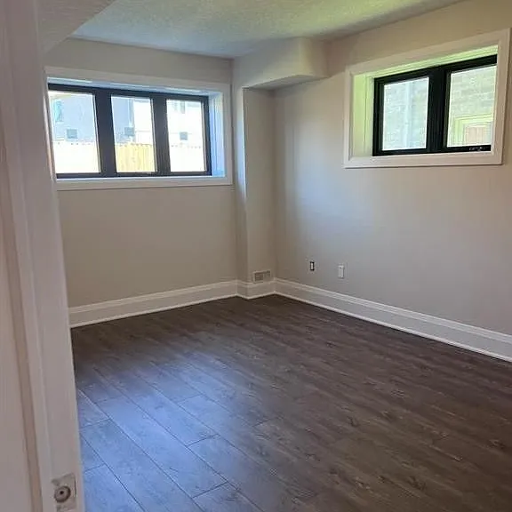 38 Falconridge Dr #LOWER — Photo 4