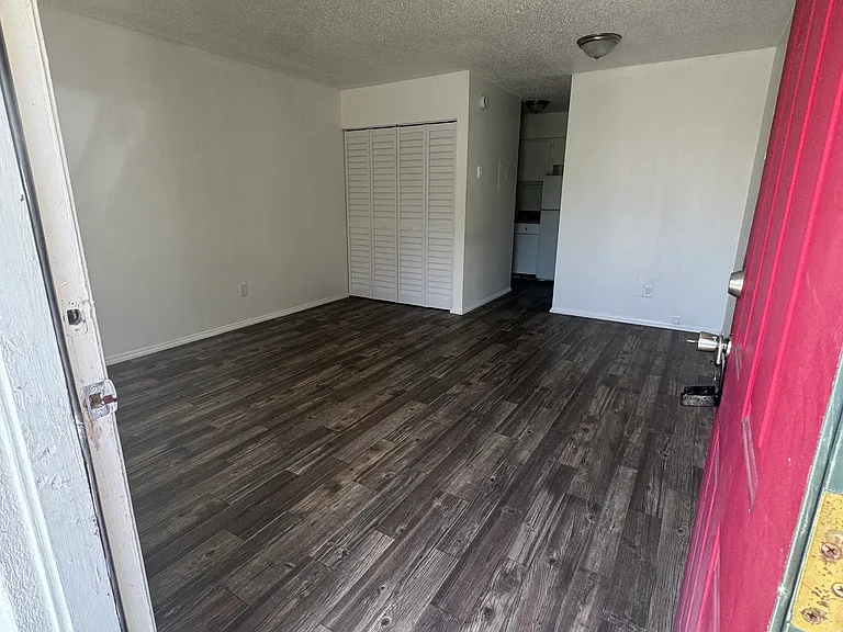 8560 Channelview Cir — Photo 2