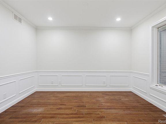 5th image of 46500 Ryan Rd