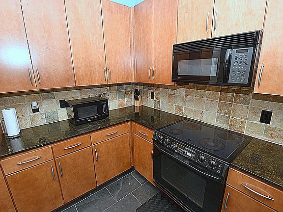 5th image of 1901 Post Oak Blvd APT 2204