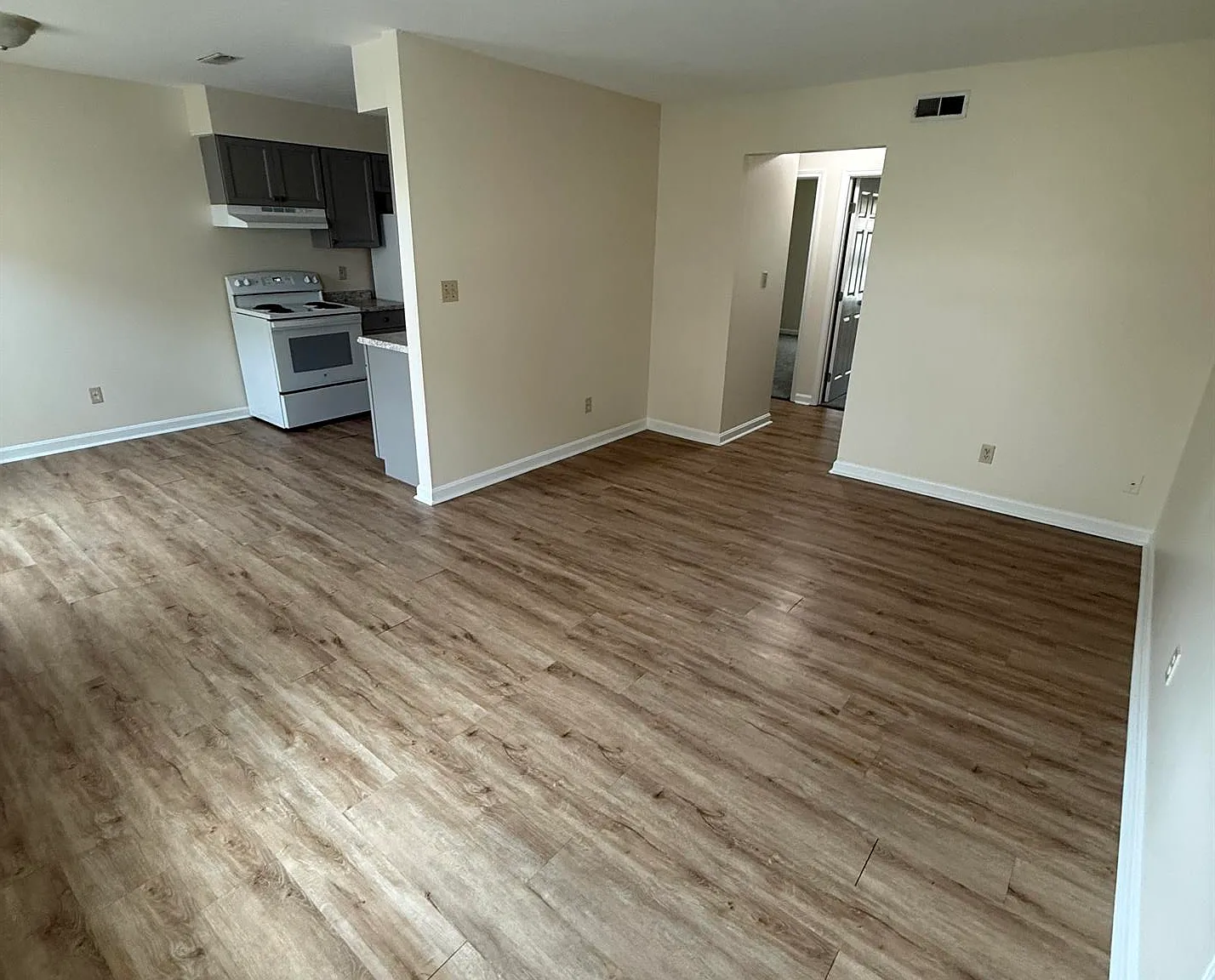 2 bed, $975 — Photo 2