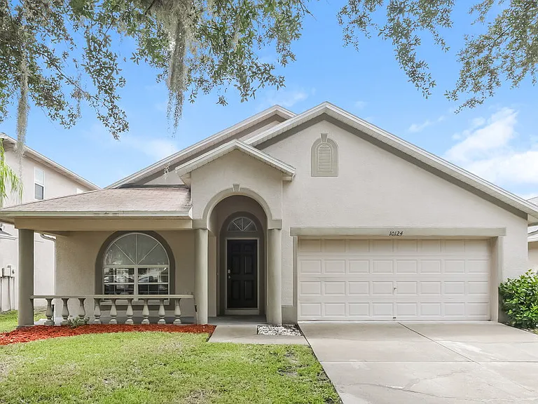 10124 Coldwater Loop — Photo 1