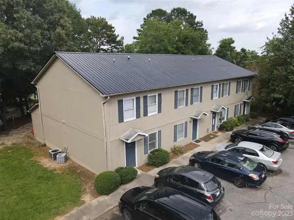 2048 16th St NE #2048, Hickory, NC 28601