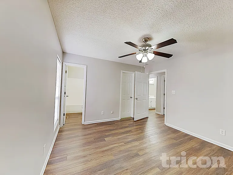 924 Pine Circle Dr — Photo 7