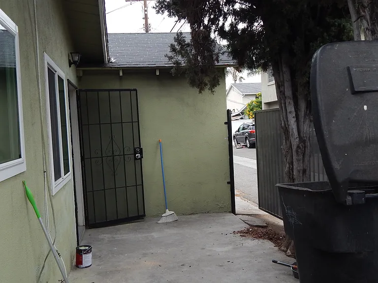 412 S Olive St #2 — Photo 4