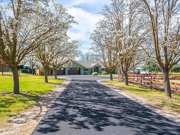 3rd image of 4385 Camp 8 Rd