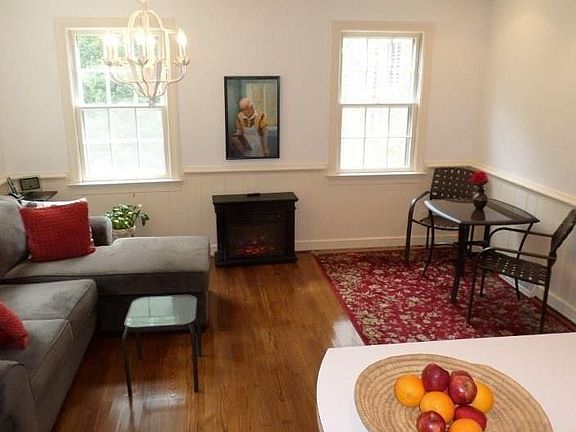 3rd image of 2213 Surrey Pl