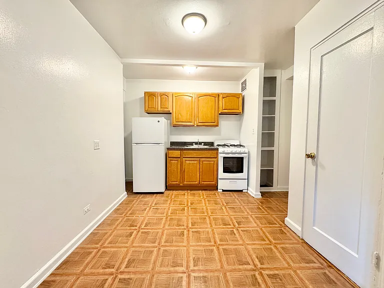 140-45 Ash Ave #425 — Photo 6