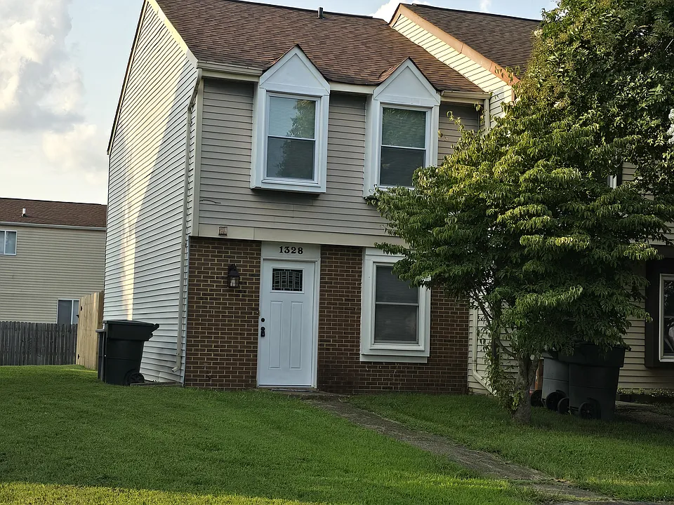 1328 Vanasse Ct