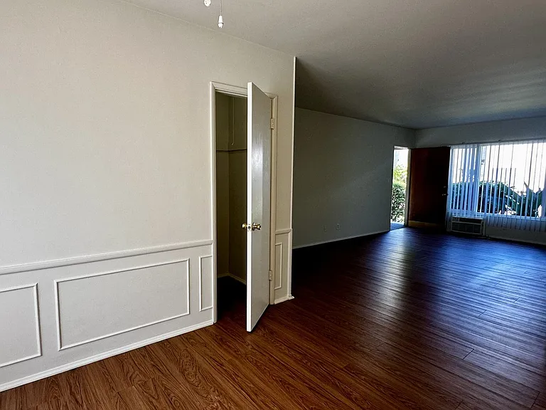 1116 N Louise St — Photo 9
