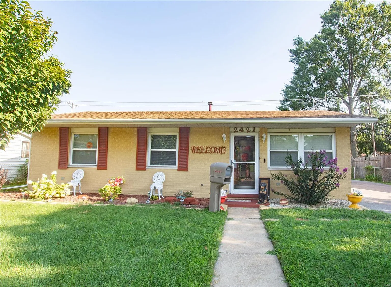 2421 Saint Clair Ave photo 1