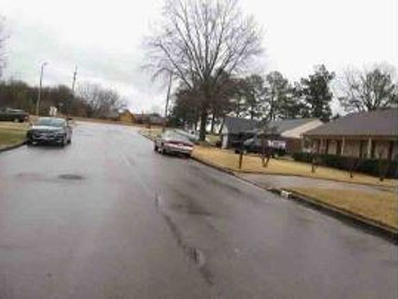 Exterior Neighborhood (street photo)