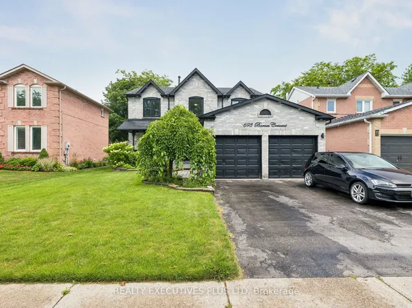 693 Barnes Cres, Oshawa, ON L1J 8K2