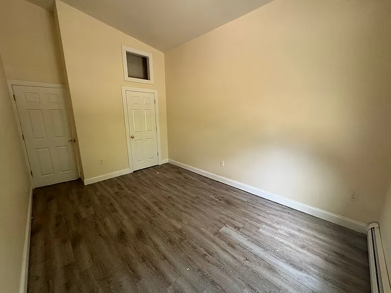 1-3 Yeaton Pl — Photo 17