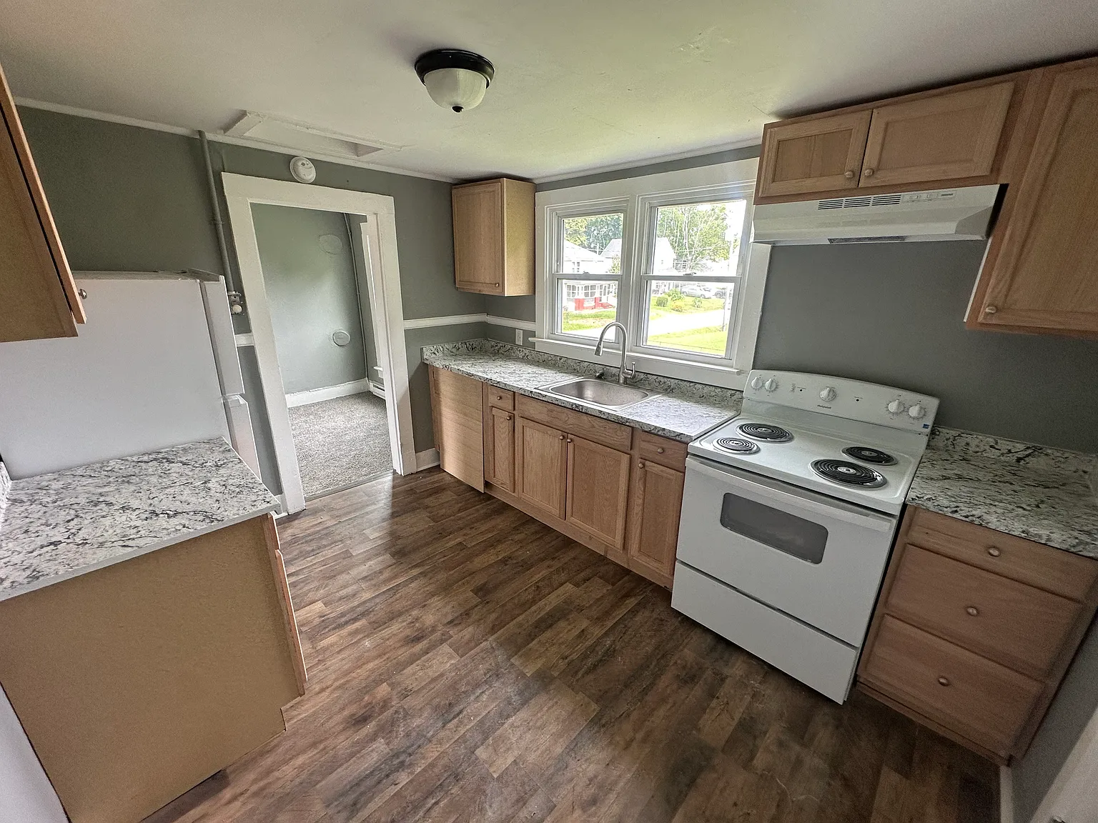 1 bed, 845 sqft, $1,100 — Photo 2