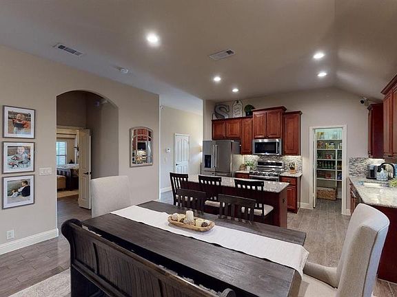 3rd image of 201 Kelvington Dr