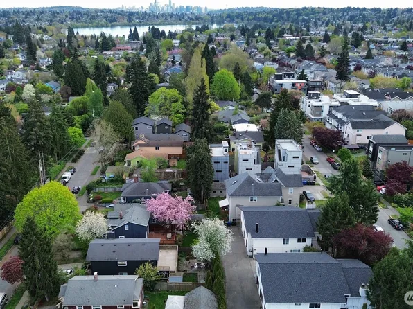 8848 Interlake Avenue N, Seattle, WA 98103