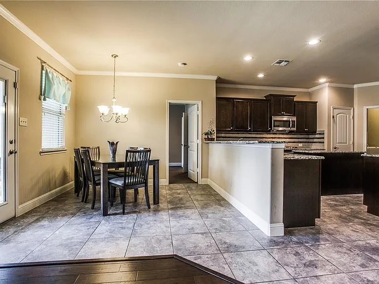 300 Rugby Ln — Photo 10