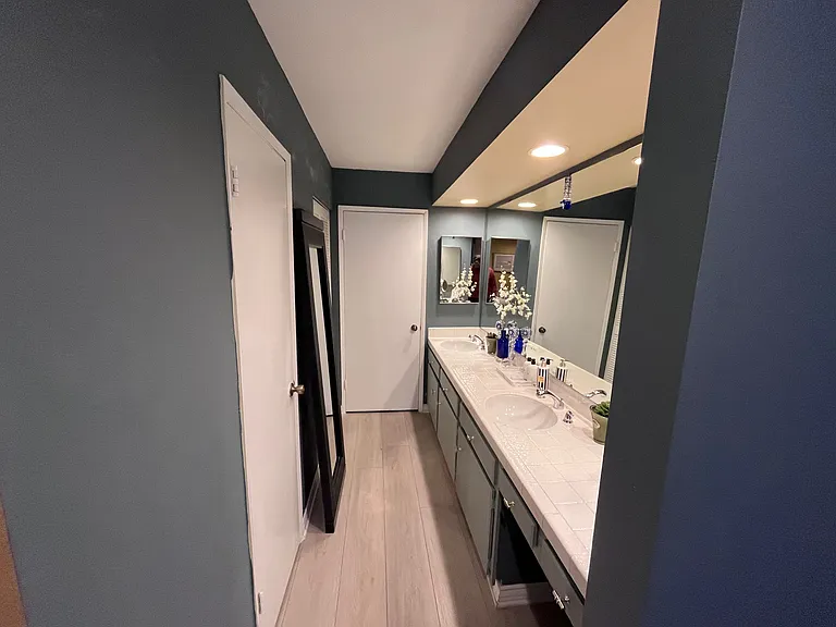 1815 Glendon Ave #101 — Photo 17