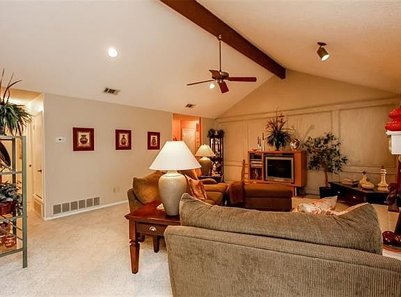 5th image of 5211 Bellefontaine Dr