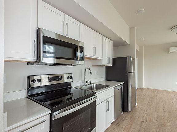 5th image of 607 S Ainsworth Ave Unit 105