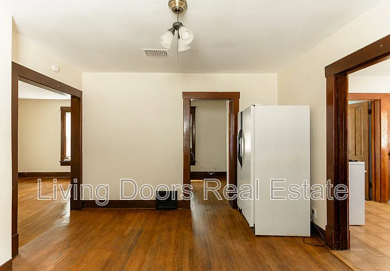 1025 N 8th St — Photo 9