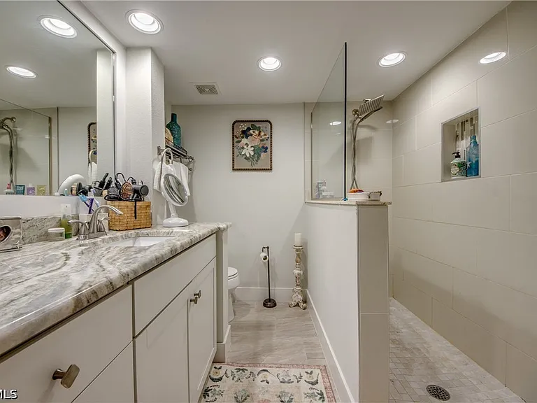 5213 Cedarbend Dr #4 — Photo 31