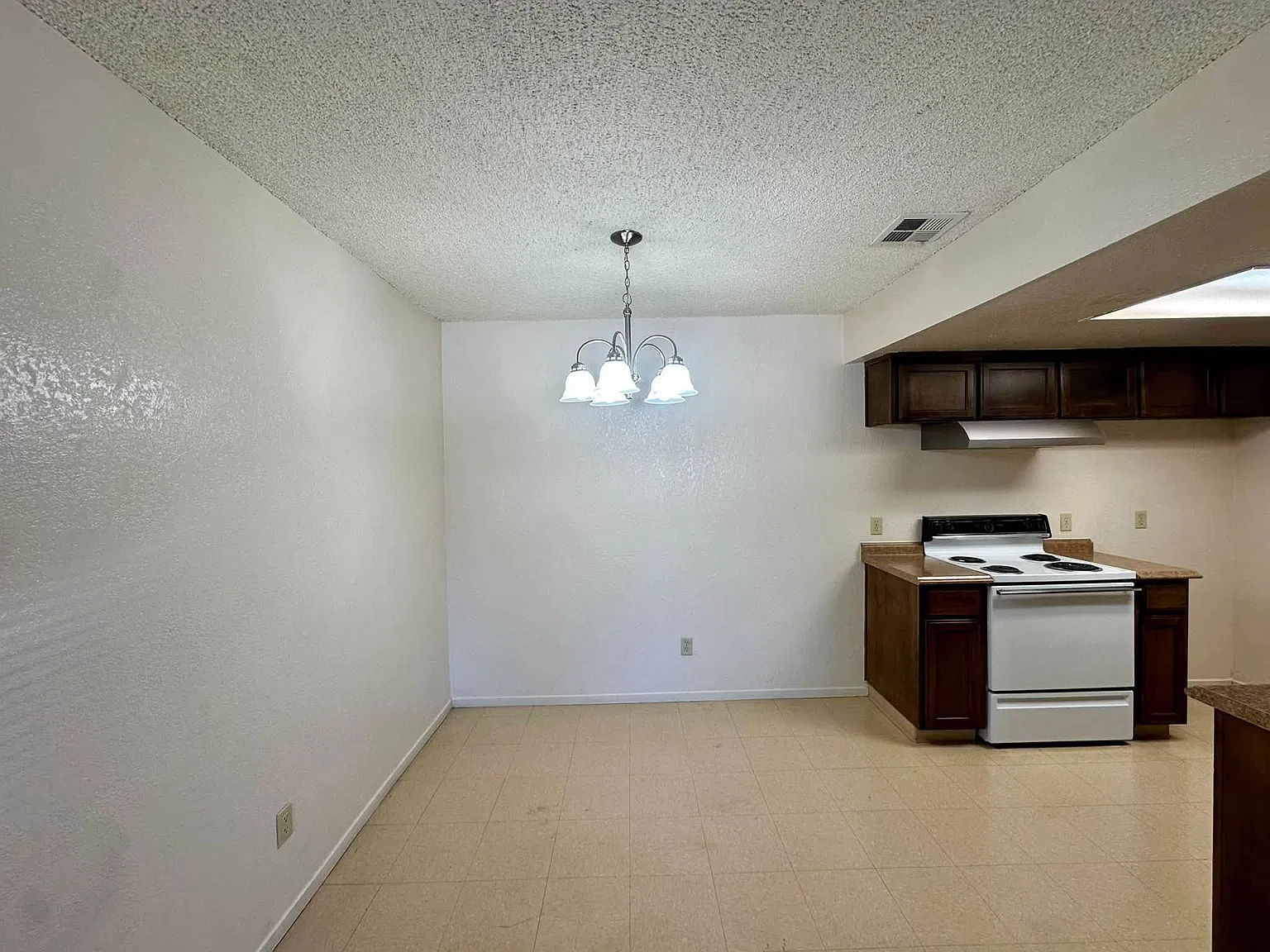 2 bed, 1000 sqft, $1,895 — Photo 3