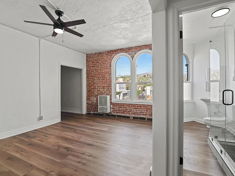 5870 Franklin ave — Photo 22