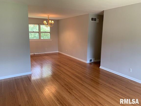 4th image of 2817 N Easton Pl