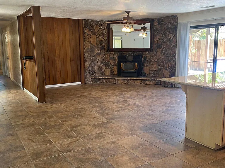 8345 Berg St — Photo 8