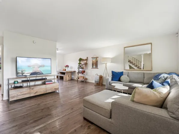 26 Fountainhead Ct, Martinez, CA 94553