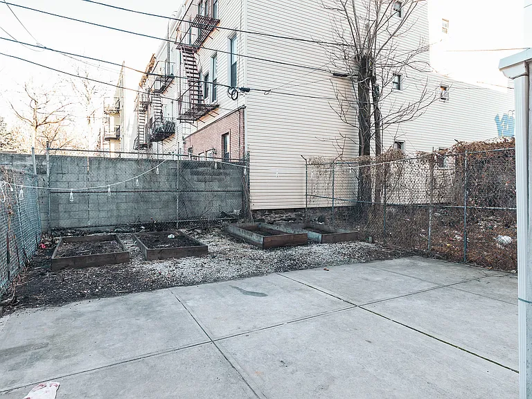 179 Knickerbocker Ave #1L — Photo 18