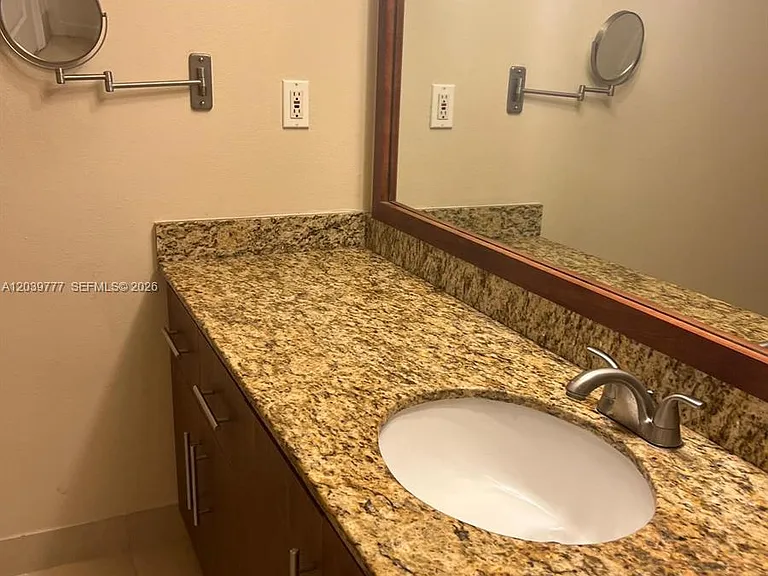 231 SW 116th Ave #19105 — Photo 7
