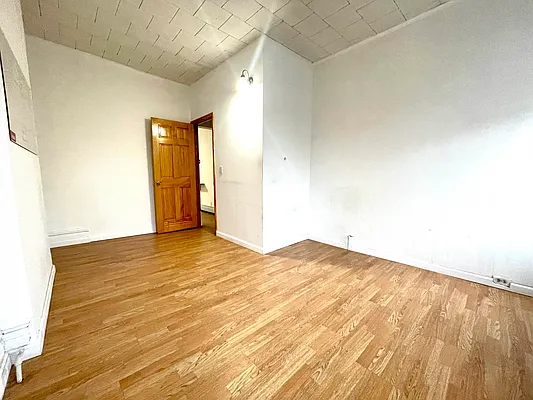 Rented by Evergreen Realty & Investments | media 8