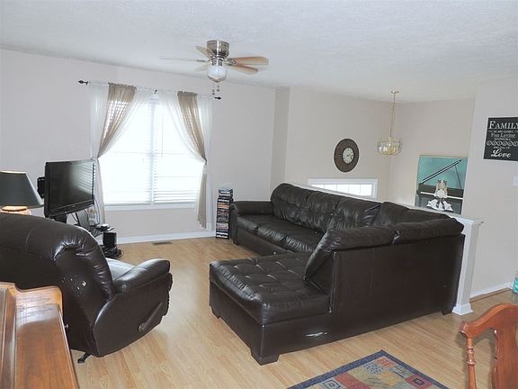 2nd image of 1552 Farmington Hills Dr