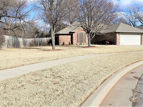 3rd image of 928 Noel Dr