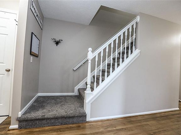 4th image of 100 Sugar Tree Cir