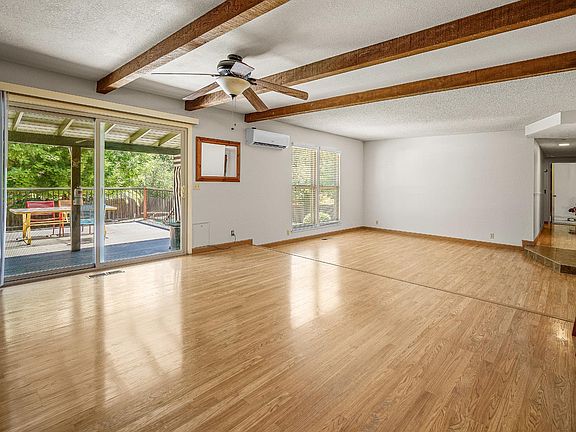 3rd image of 3591 Cambridge Rd