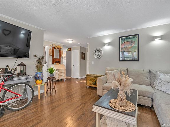 4th image of 65 W Broadway #6A