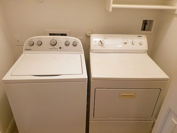 4th image of 392 Eagle Brook Ln