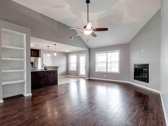 2nd image of 1063 Freedom Dr