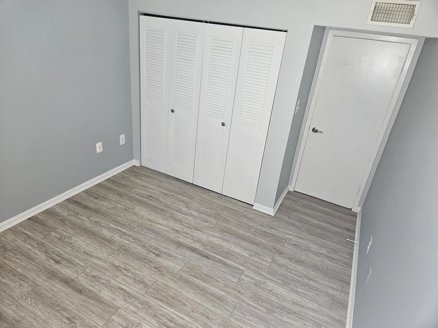 2 bed, 970 sqft, $2,400 — Photo 4