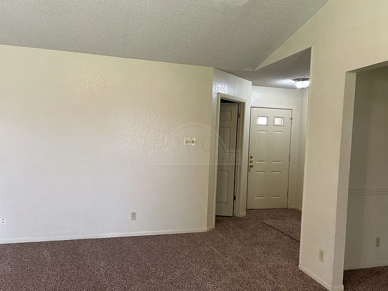 3319 Westrim Dr — Photo 3